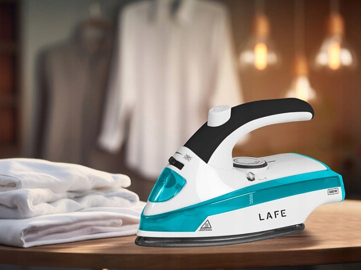 TRAVEL IRON FOR HOTEL SteamGo LAFE HOLIDAY TRAVEL Dominant color white