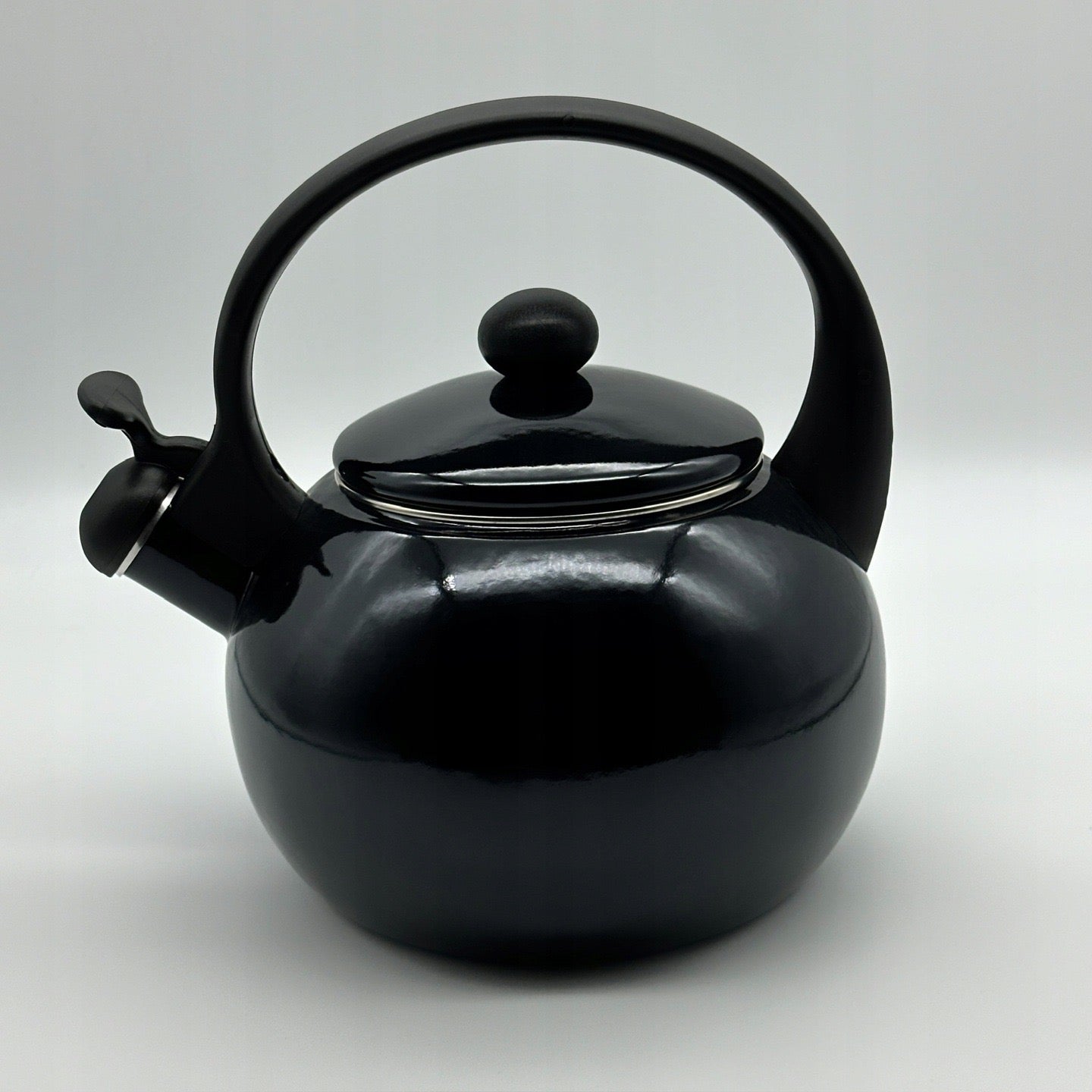Traditional Kettle Enameled Black for Gas induction 2,2l with Whistle EAN (GTIN) 5901531158695