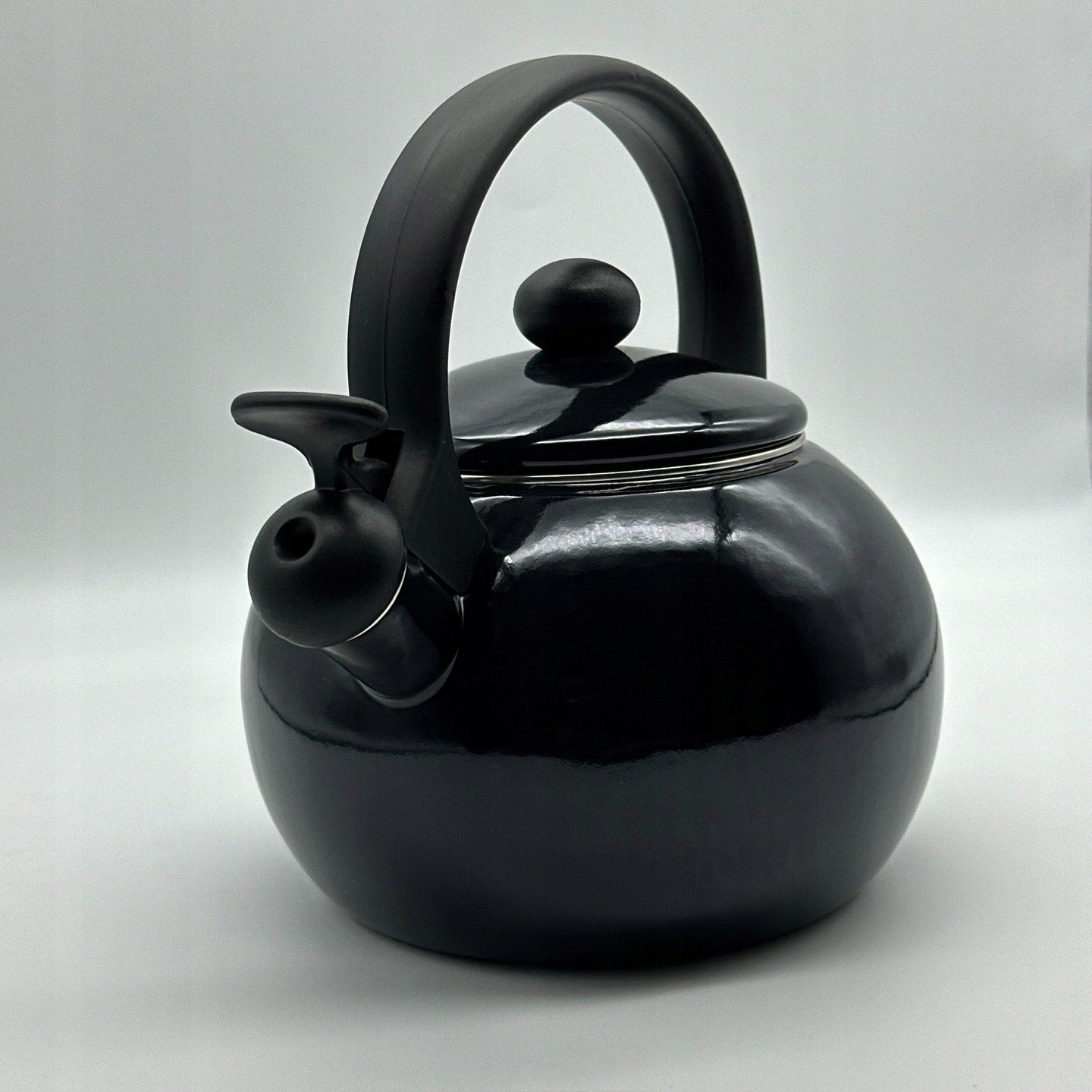 Traditional Kettle Enameled Black for Gas induction 2,2l with Whistle Manufacturer code OD2374