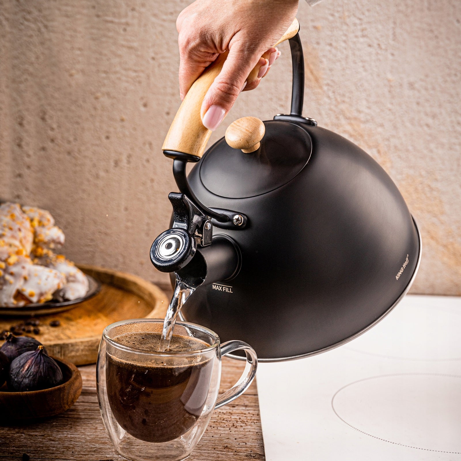 Traditional steel kettle Kinghoff 2,6 l BLACK MAT WOODEN HANDLE Packaging status original