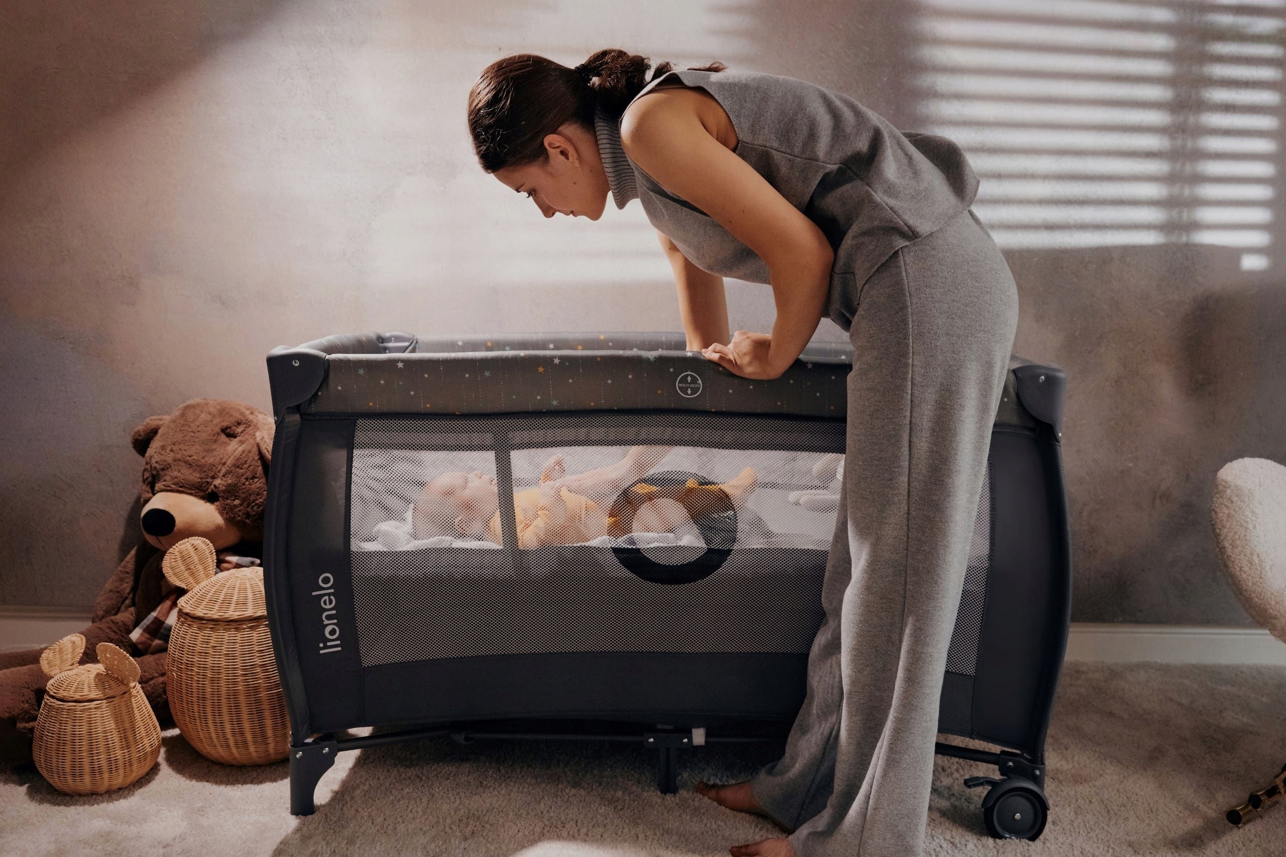 Travel cot STEFI PLUS PINK MAGNOLIA Brand Lionelo