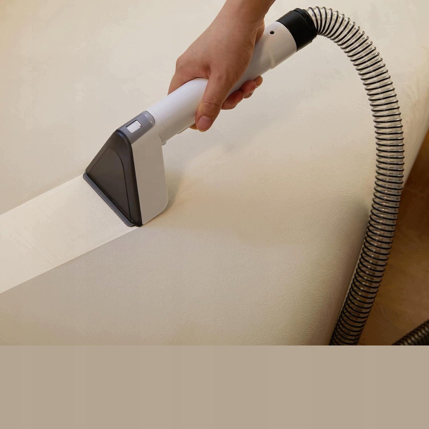 UPHOLSTERY WASHING VACUUM CLEANER, UPHOLSTERY CLEANING DEVICE FOR HOME Packaging status original