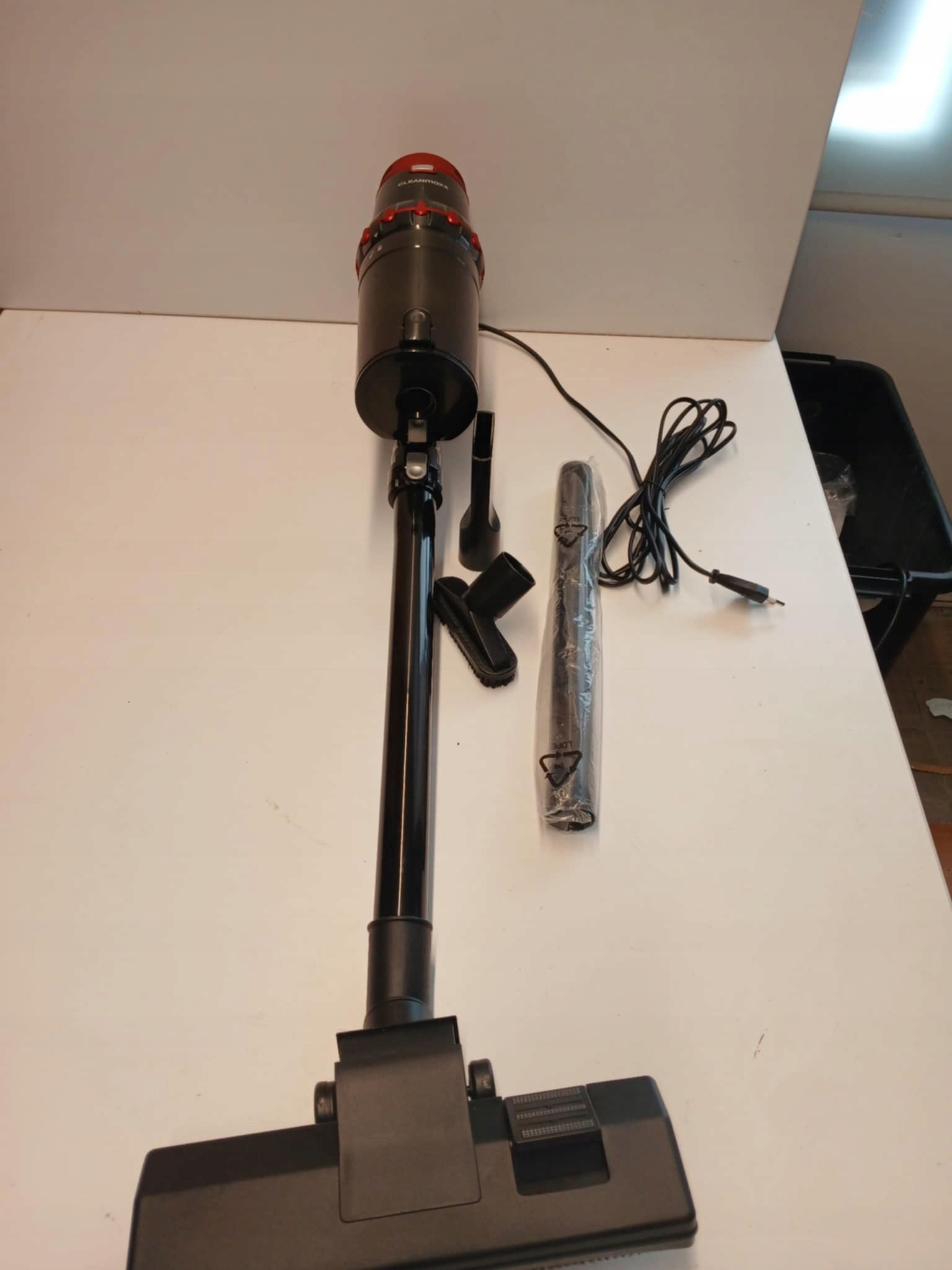 Upright vacuum cleaner CLEANmaxx 15065 black Manufacturer code 15065