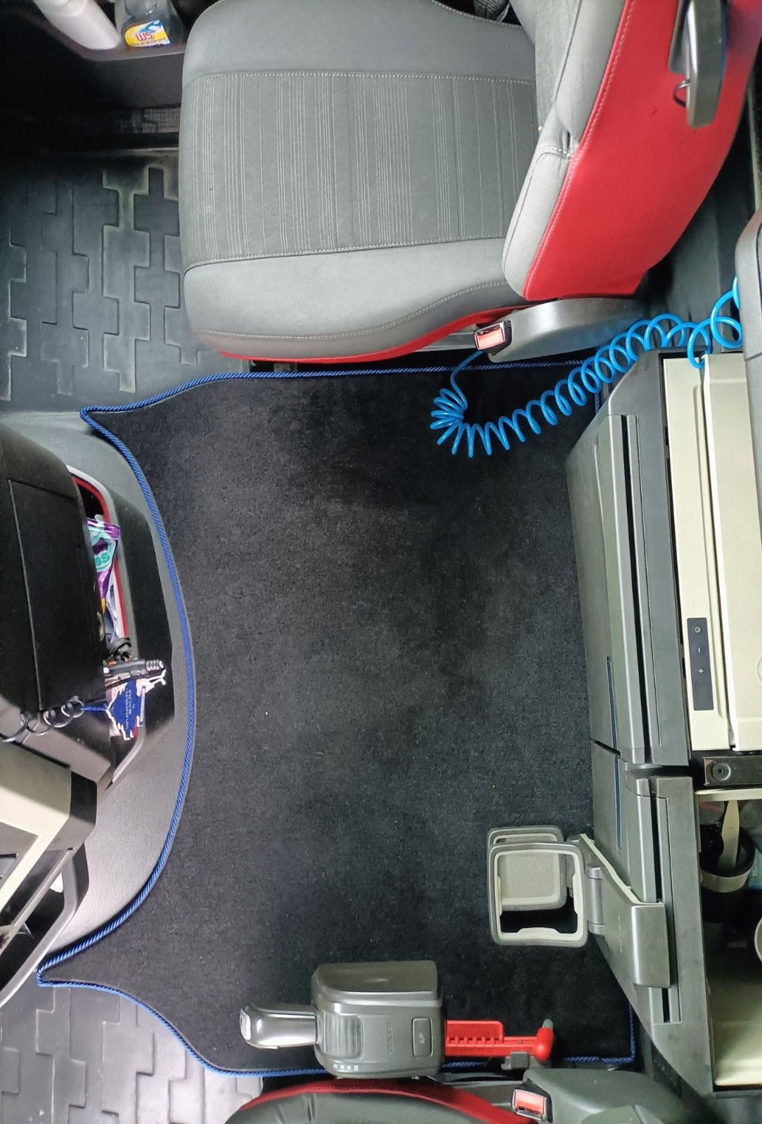 VELOUR RUG CENTER TUNNEL VOLVO FH4 FROM 13 SEAT BELT FIXED Manufacturer no brand