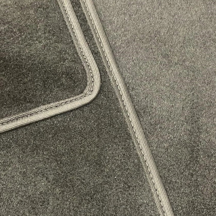 VELOUR RUGS SKODA OCTAVIA 2 II 04-13 Manufacturer Auto styl