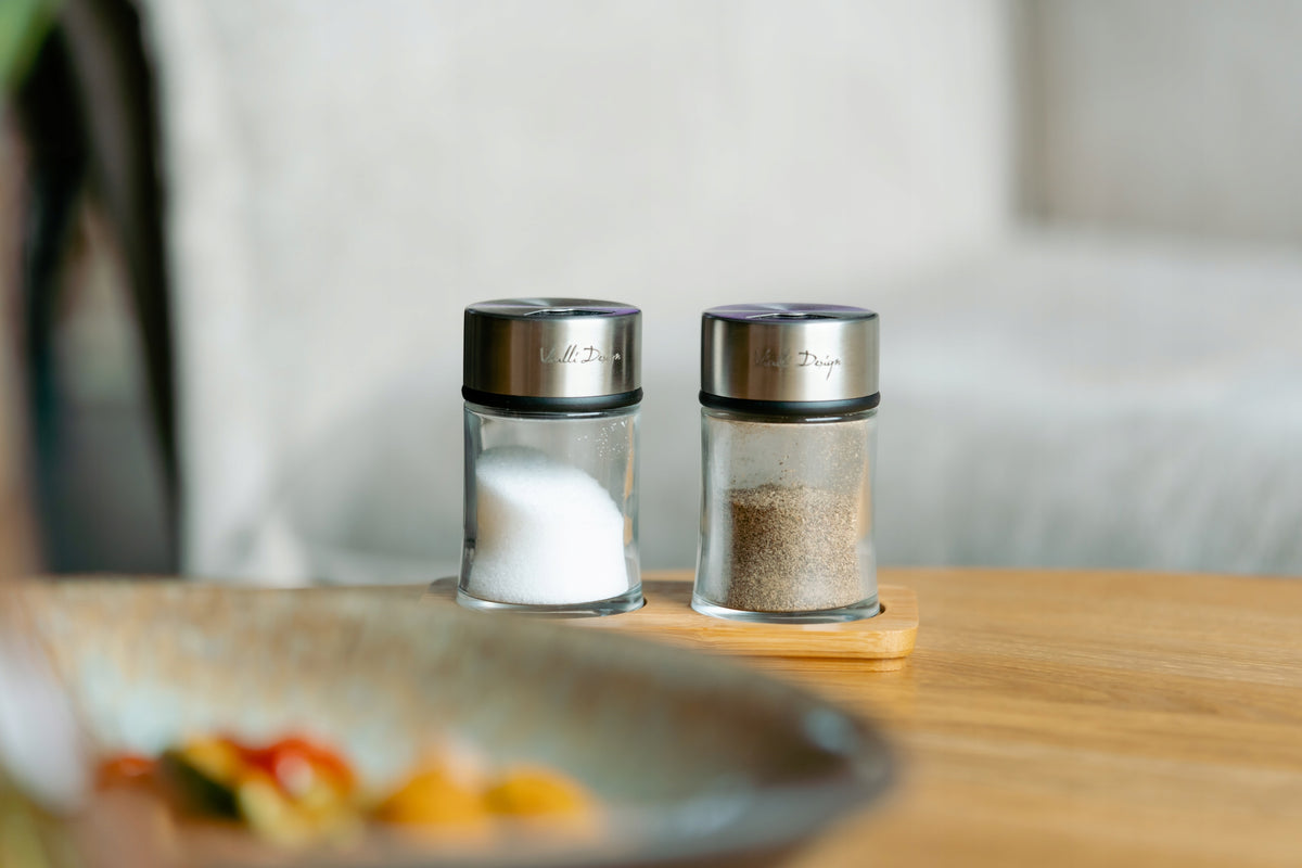 VIALLI SALT SHAKER PEPPER SHAKER SOHO SPICES ON A WOODEN STAND EAN (GTIN) 5901638728821