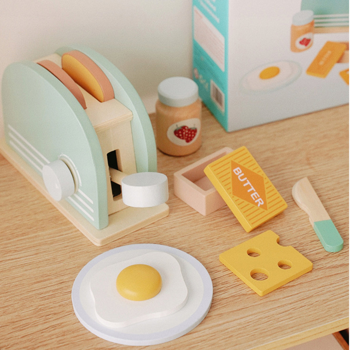 WOODEN TOASTER Kids Breakfast Set with Play Accessories Manufacturer code 0154
