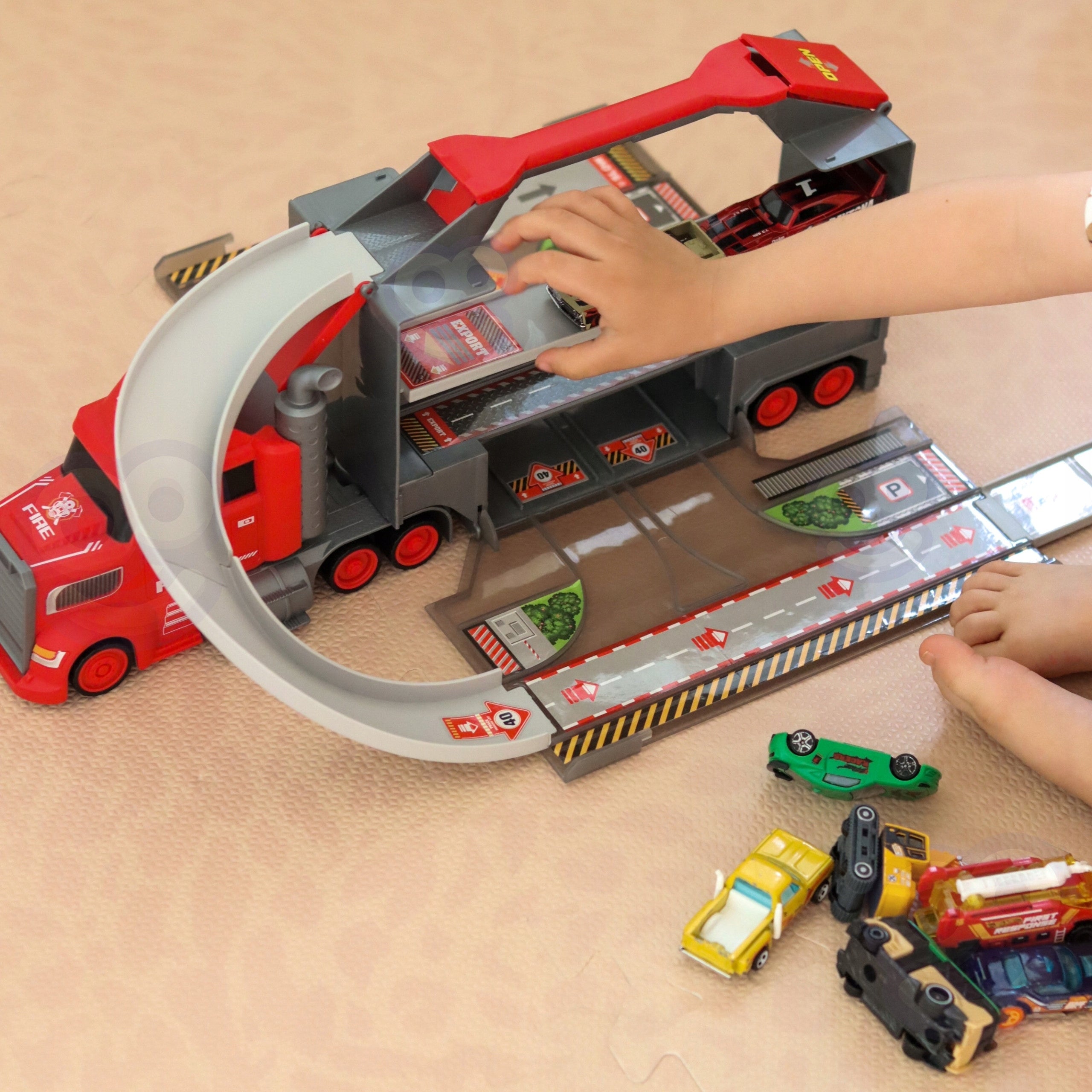 WOOPIE Set Truck Tow Truck Garage Racetrack Brand Woopie