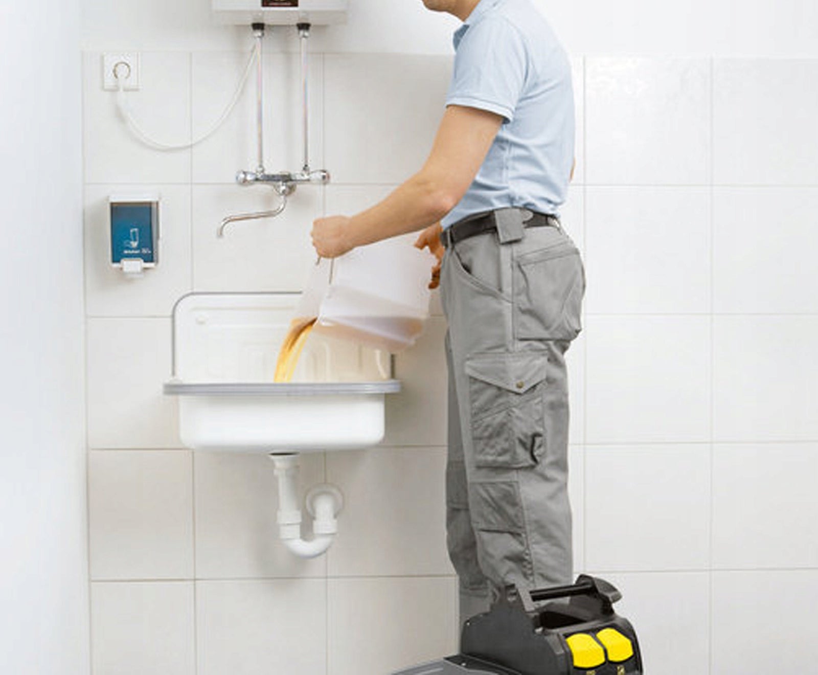 Washing vacuum cleaner Karcher Puzzi 8/1 1.100-240.0 + RM 770 1L + RM 769 500ml Manufacturer code 1.100-240.0