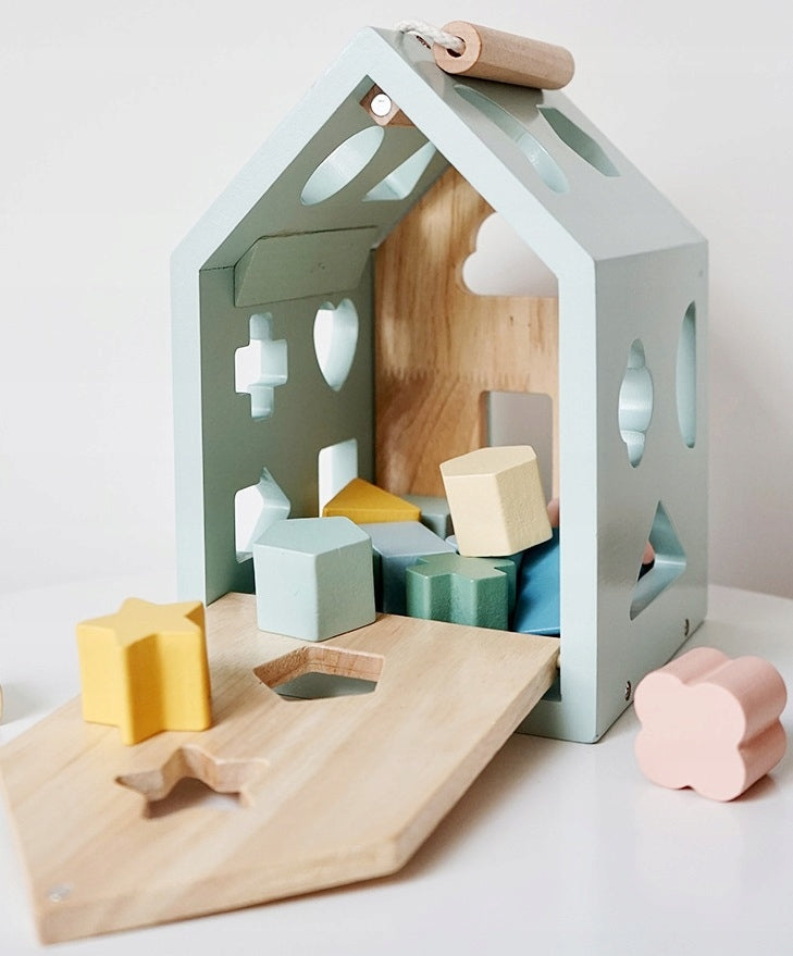 Wooden Educational House Shape Sorter EAN (GTIN) 8809205154042
