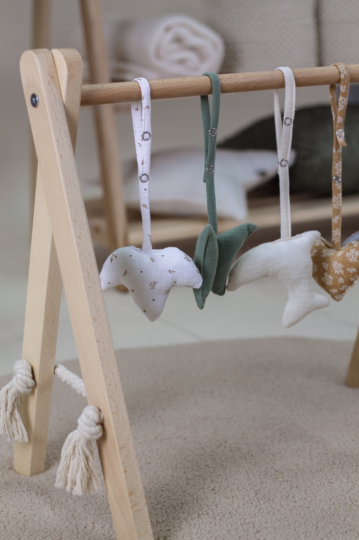 Wooden educational stand Baby Gym (without pendants) WIKLINOPOL Brand no brand