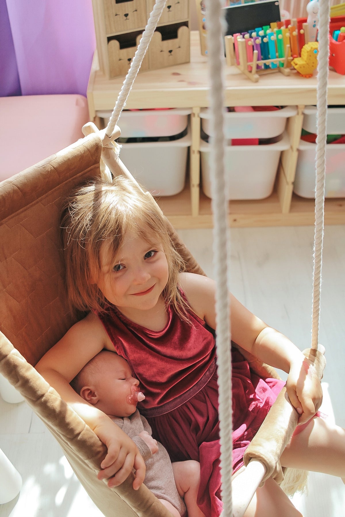 Wooden swing lounger velvet camel beige brown Manufacturer code Hus4