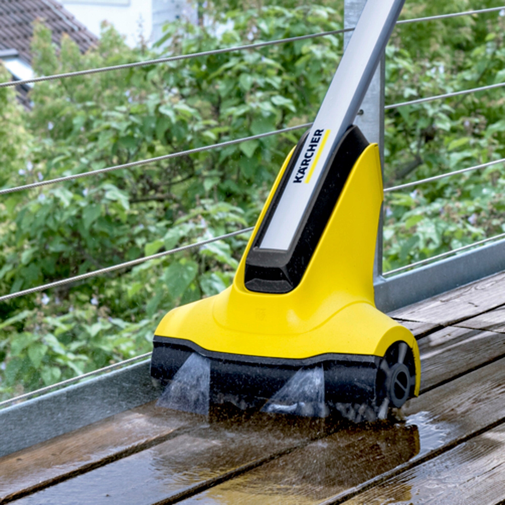 Wooden terrace cleaning device Karcher PCL 4 Pump type composite