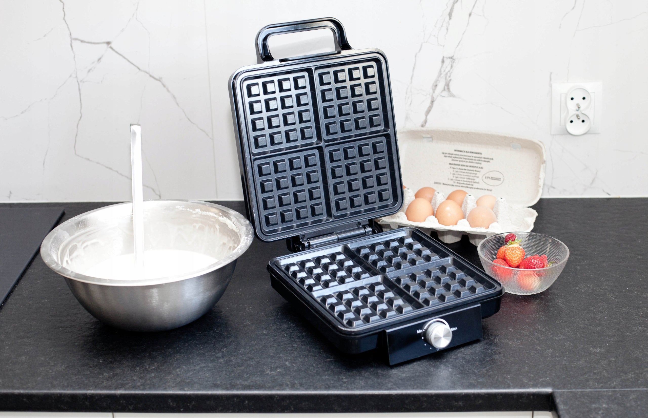 XXL waffle iron BERLINGER 4 perfect waffles | temperature control Strong 2300 EAN (GTIN) 5903689795753