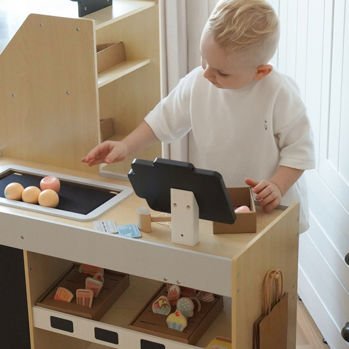 XXL wooden grocery store – large shop stall with cash register to play with Manufacturer code MAM244 GROCERY