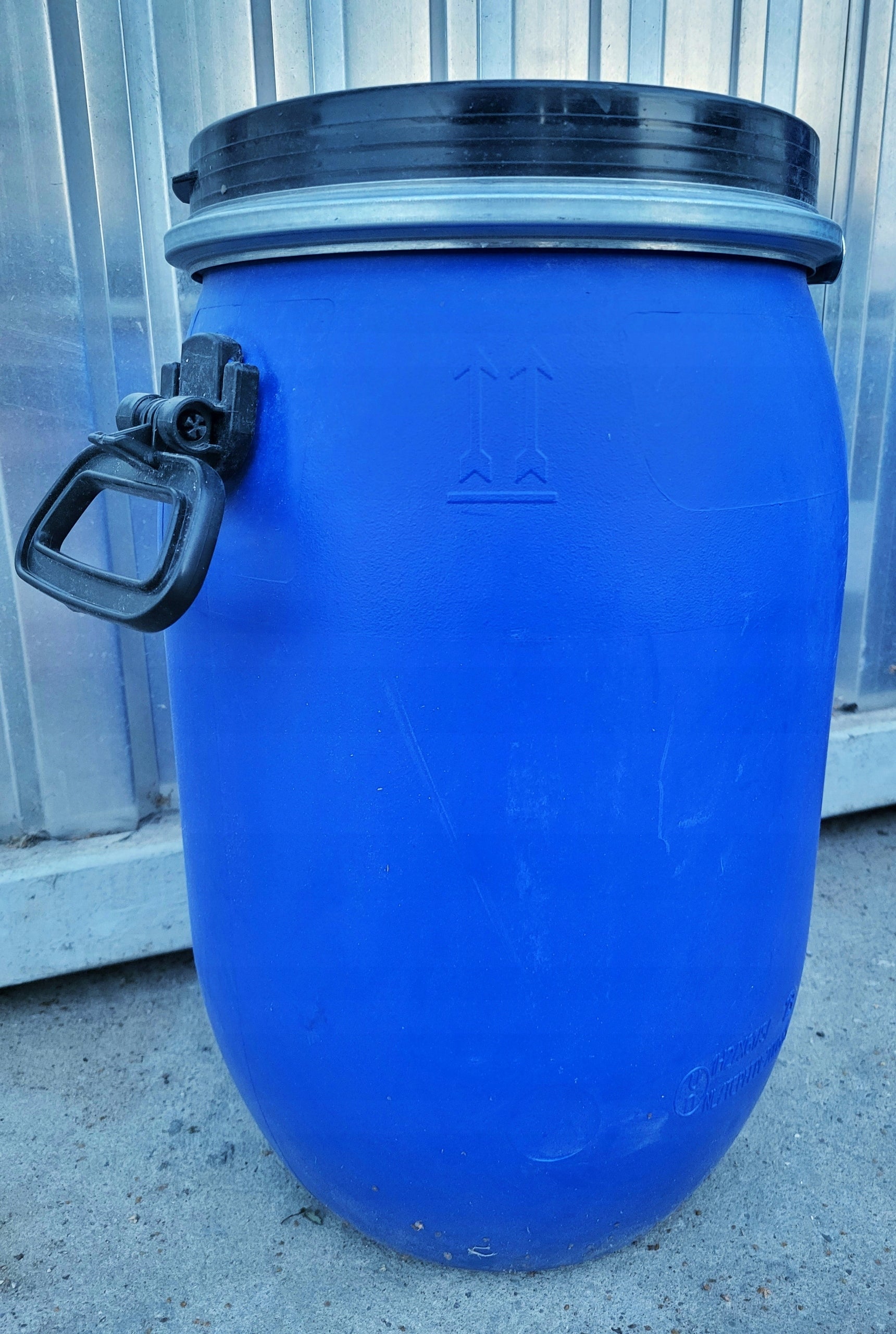 used BARREL with handle buckle cover 30L THICK