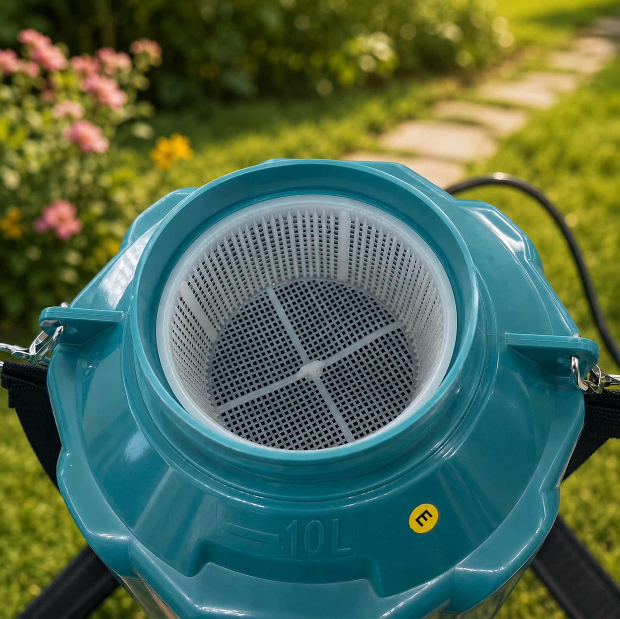 10L GARDEN PRESSURE CORDLESS BACKPACK SPRAYER LIGHTWEIGHT STRONG Housing material synthetic material
