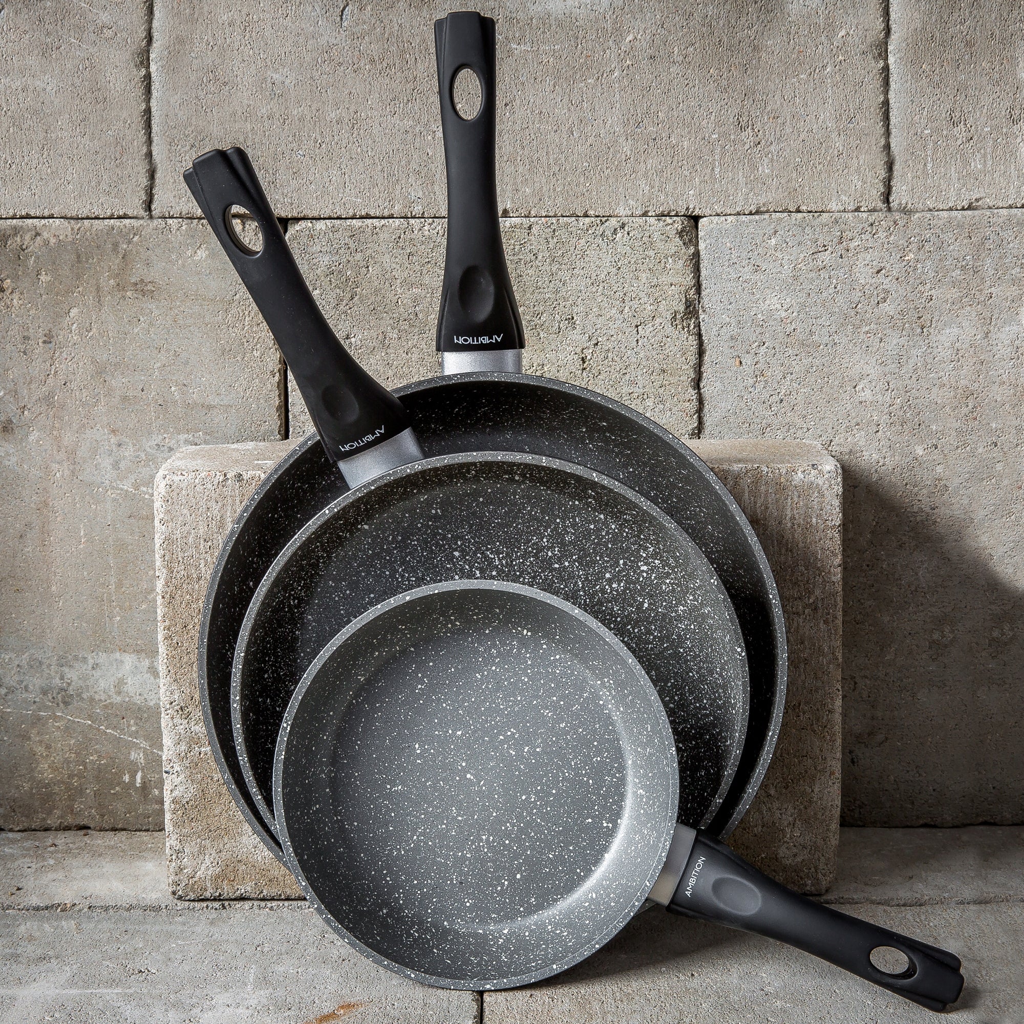 29446 Set of Magnat Stone pans with Qualum Premium 3-el AMBITION coating Product weight with unit packaging 5 kg