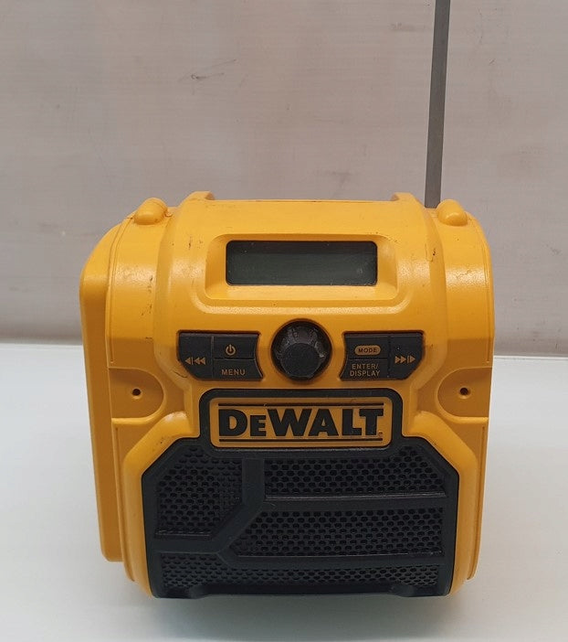 2X DEWALT XR DAB+ FM Radio with DeWalt XR 10,8 14,4 18V DCR021 Battery Series DC