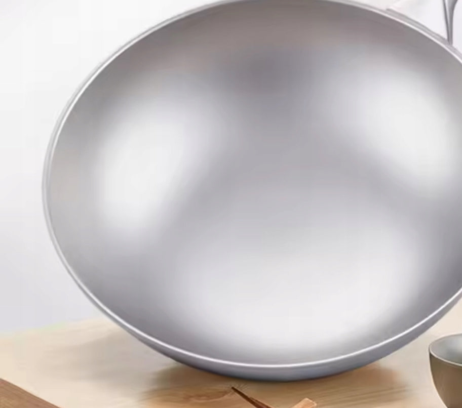 30cm TITANIUM Wok 99% Pure TITANIUM Forged For Gas Does Not Stick and Healthy EAN (GTIN) 0684663000883