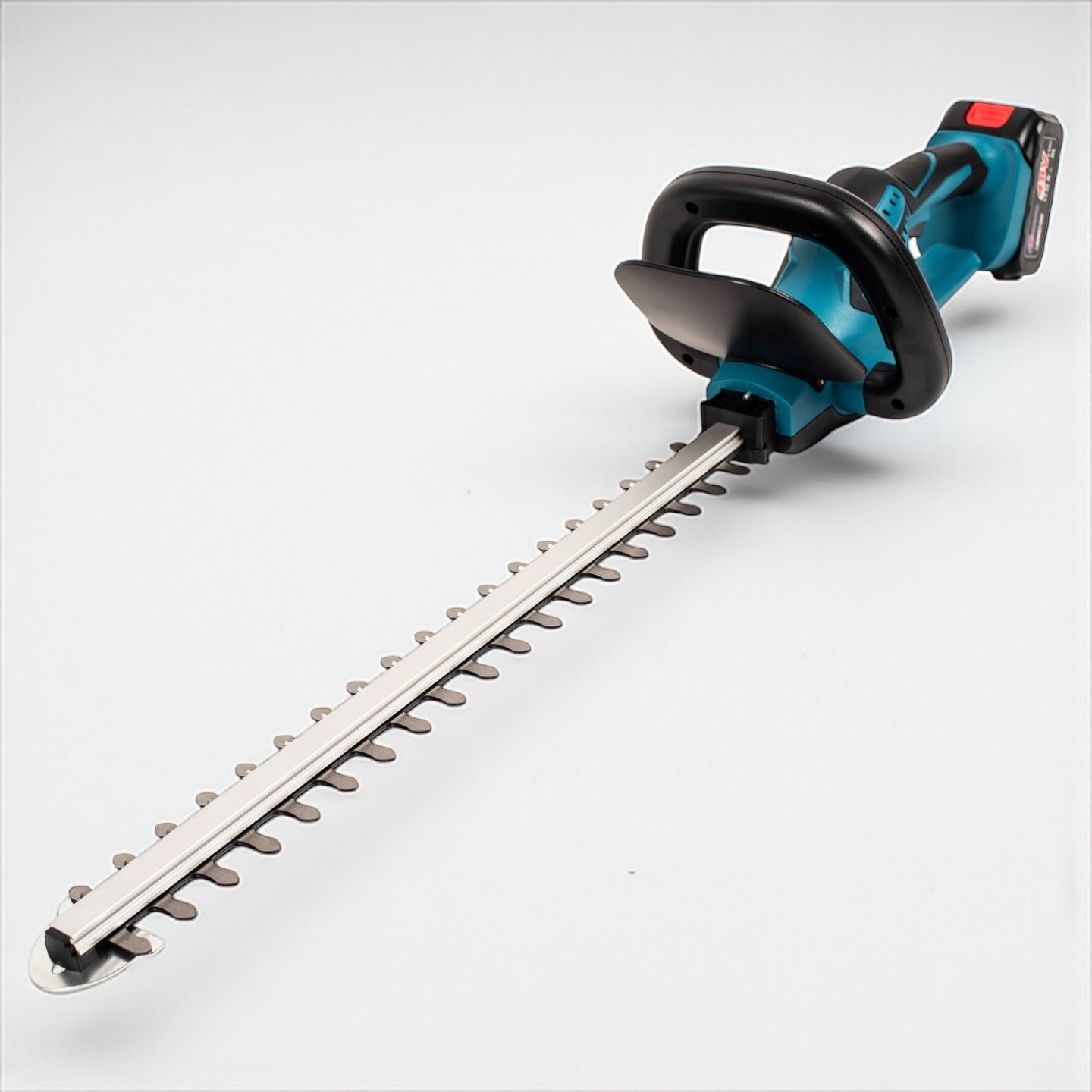 48VF 6.0Ah Cordless Hedge Trimmer - 2 Batteries Blade 52 cm Manufacturer code RS-6013