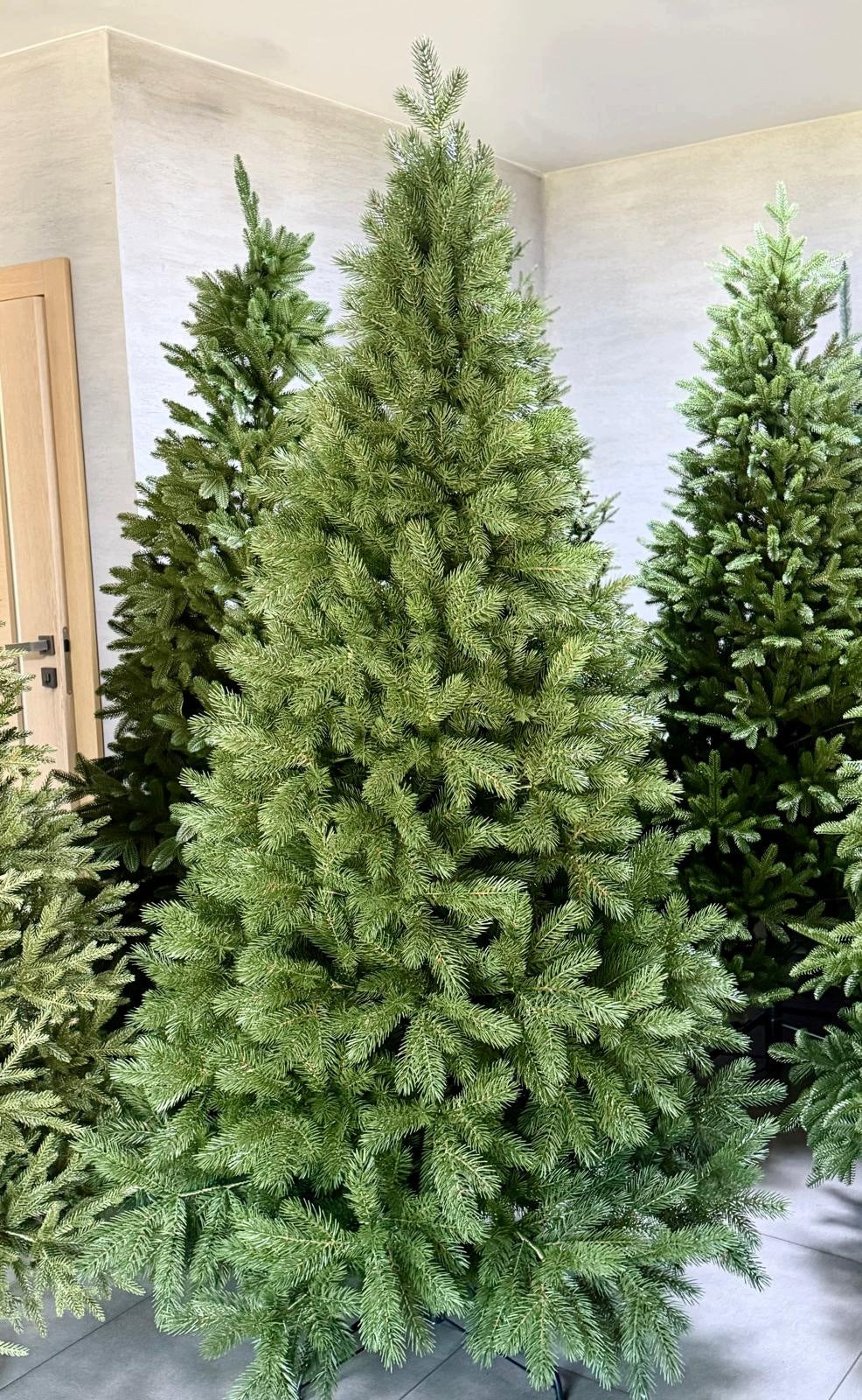 ARTIFICIAL CHRISTMAS TREE, GREEN, 220 cm, FULL PE, 100% SILICONE, REALISTIC LOOK Manufacturer code CH/SOSNA/220
