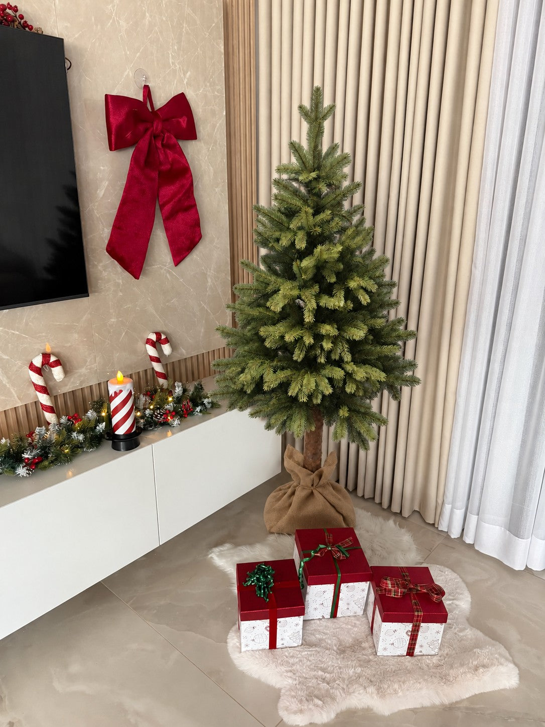ARTIFICIAL CHRISTMAS TREE ON THE TRUNK 180CM ON THE TRUNK BEAUTIFUL SPRUCE RUBBER DENSE VVENEZIA Manufacturer code VVENEZIA
