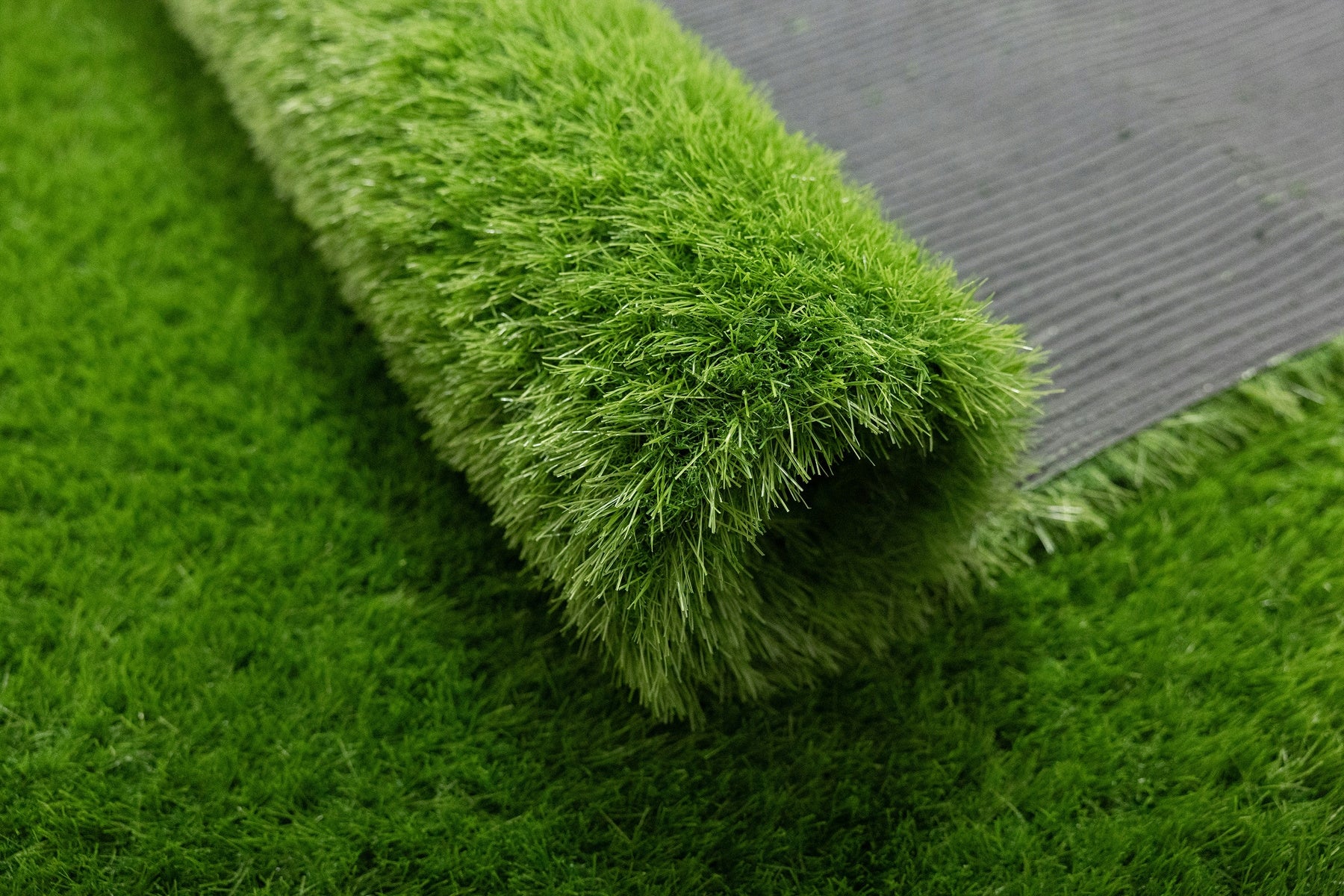 ARTIFICIAL GRASS FOR TERRACE BALCONY GARDEN GREEN 33mm THICK SOFT 250x400 cm Brand Akcila