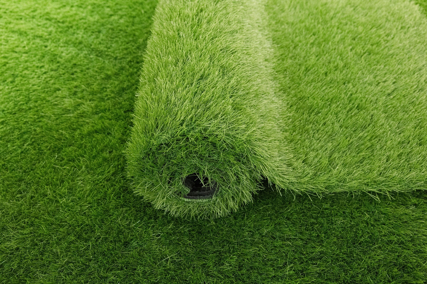 ARTIFICIAL GRASS FOR TERRACE BALCONY GARDEN GREEN 33mm THICK SOFT 250x400 cm Color green