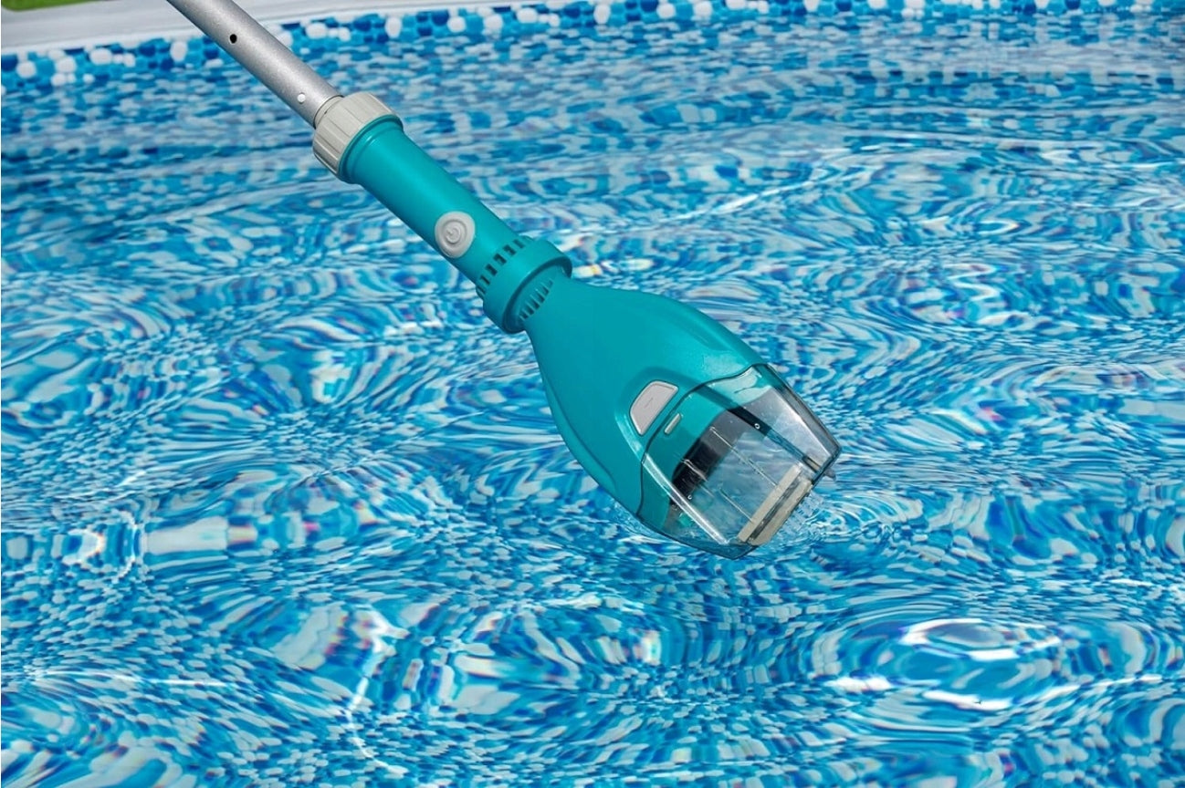 AUTOMATIC CORDLESS POOL VACUUM CLEANER WITH POLE Manufacturer code Ręczny odkurzacz basenowy do dna basenu