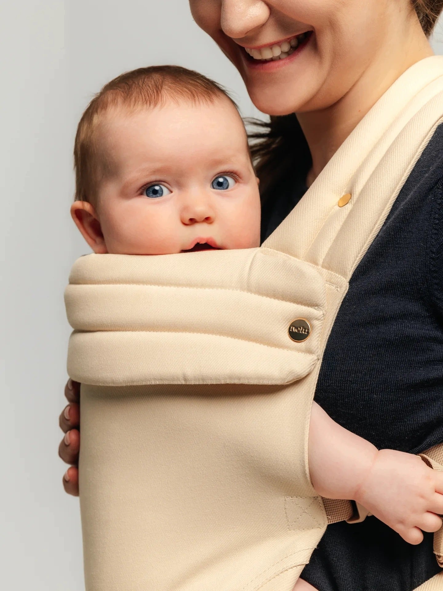 Adjustable Ergonomic Carrier Nelu Close Vanilla Cream Manufacturer code NELU_CLOSE