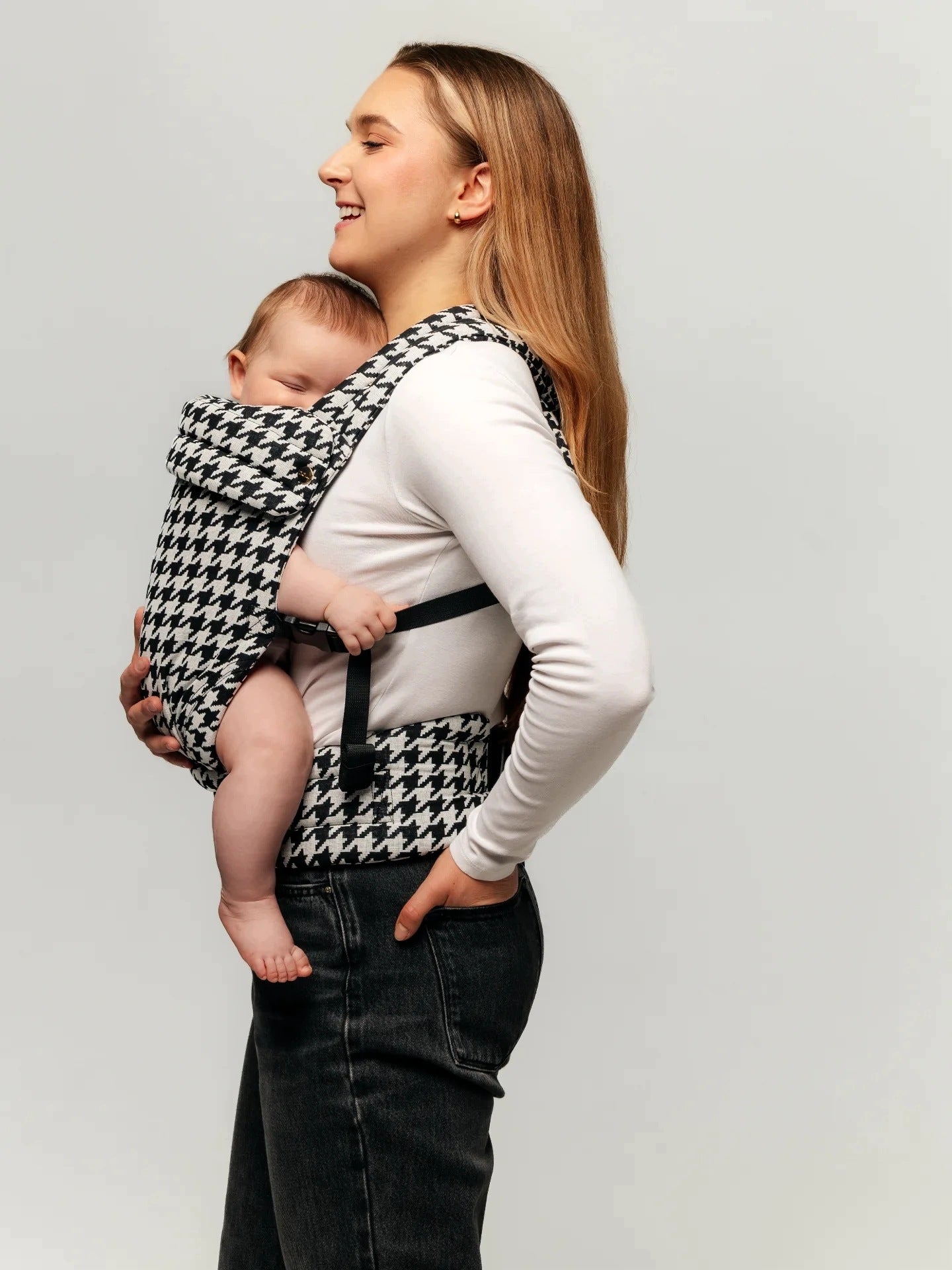 Adjustable ergonomic carrier Nelu Close Classic Houndstooth Manufacturer code NELU_CLOSE