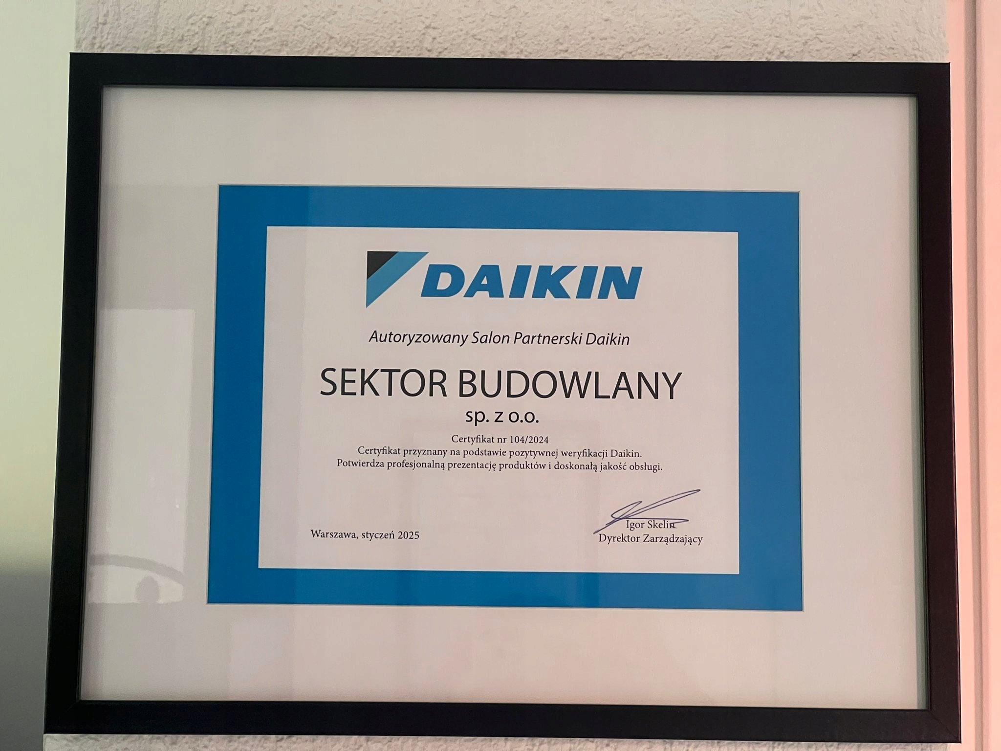 Air conditioning DAIKIN Sensira 3,5kW WiFI FTXF35F+RXF35F Control with the remote control
