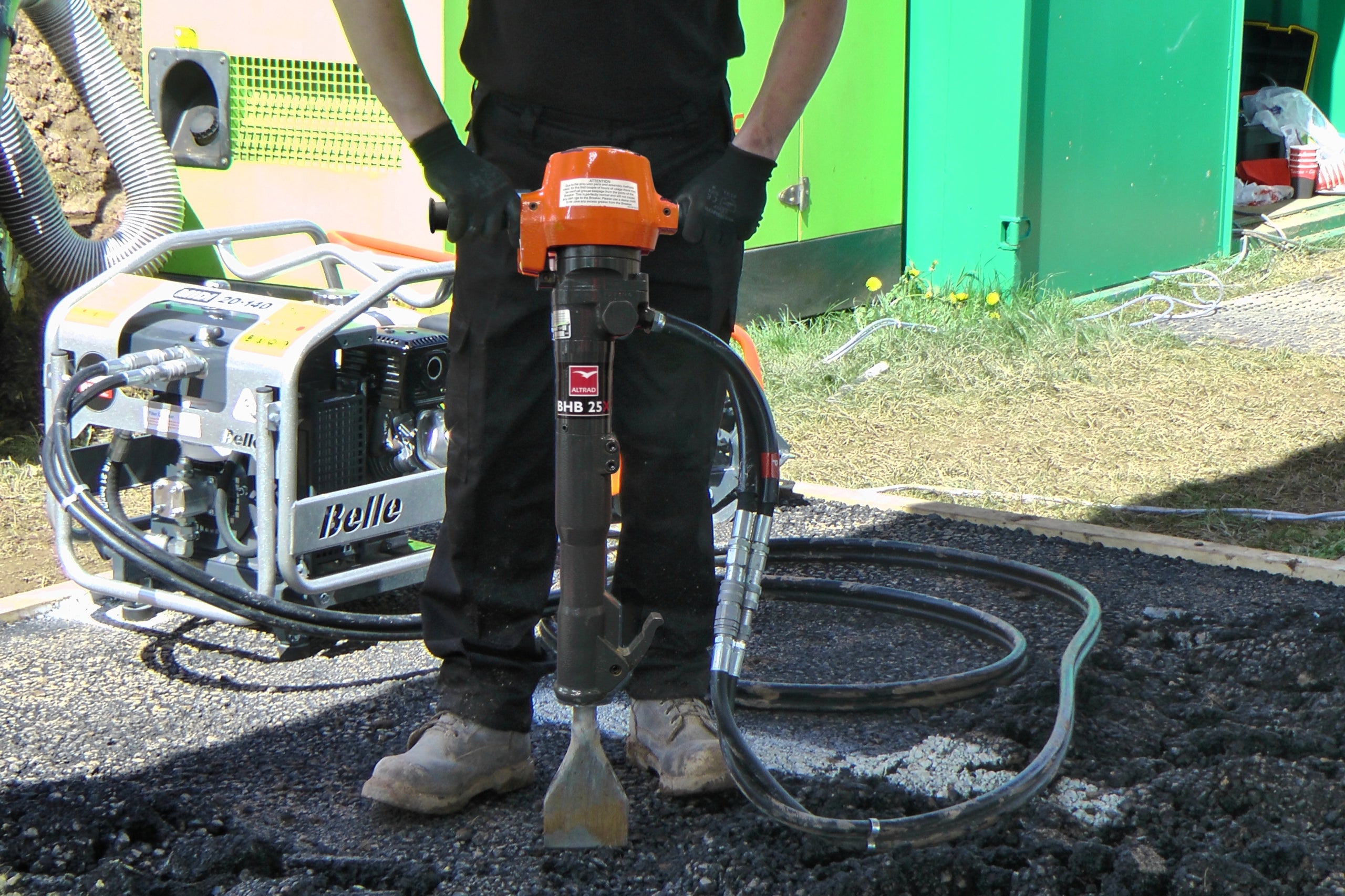 Altrad BELLE BHB27 hydraulic demolition hammer Brand Belle
