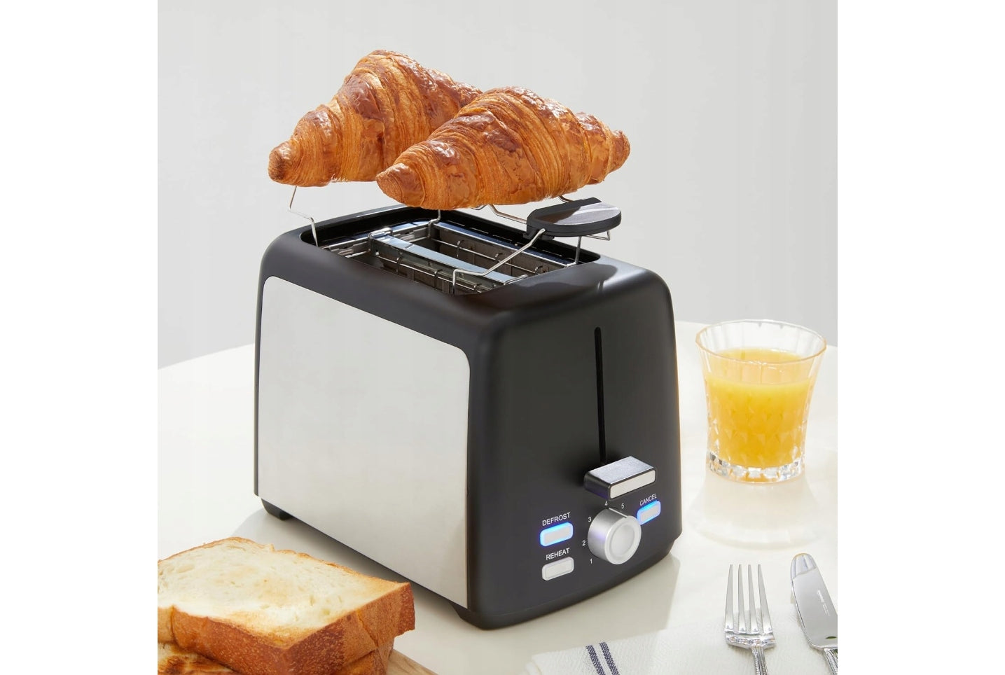 Amazon Basics 800W Toaster Packaging status original