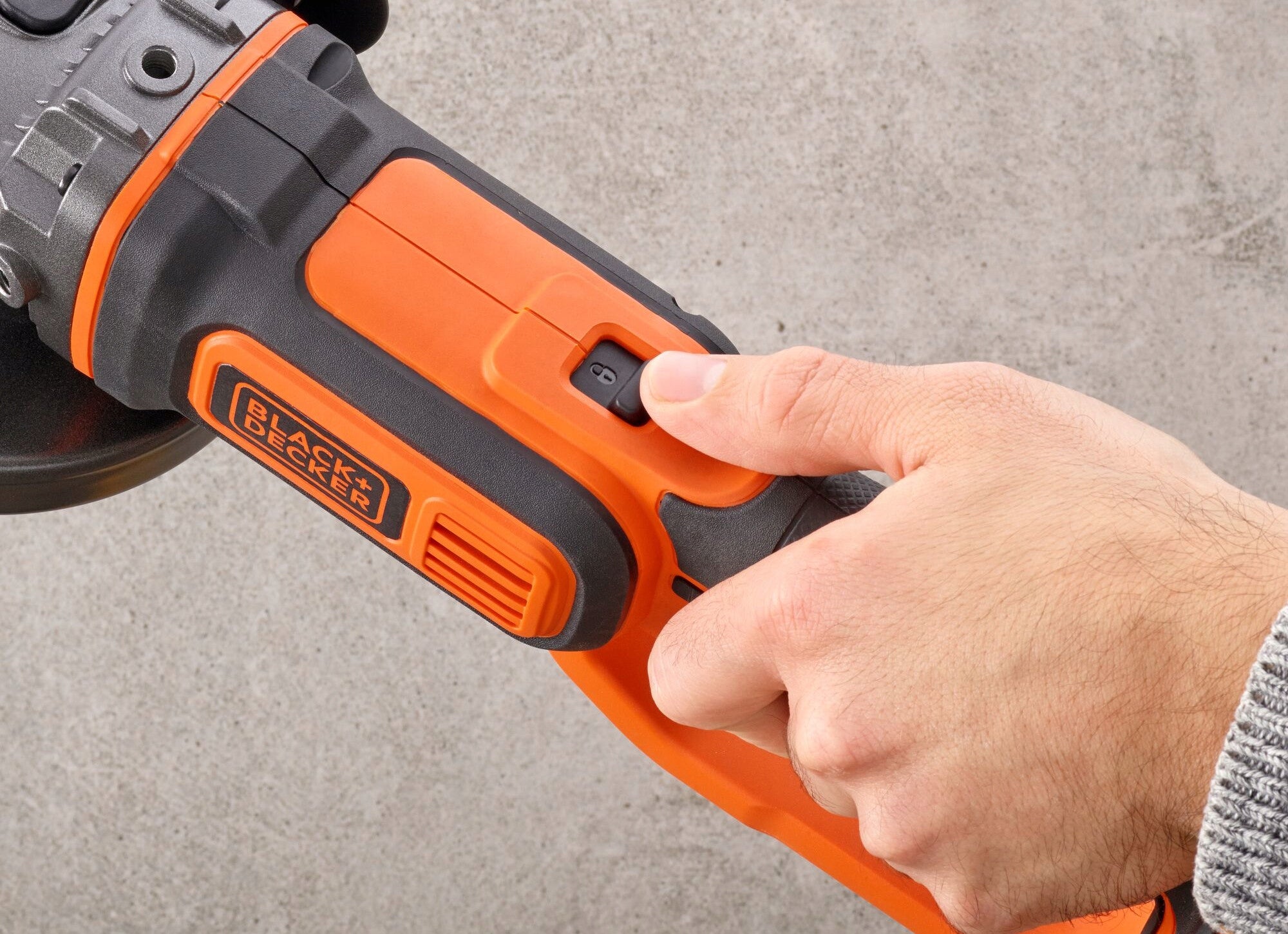 Angle grinder 125mm cordless 18V BLACK DECKER BCG720N Maximum power 230 W
