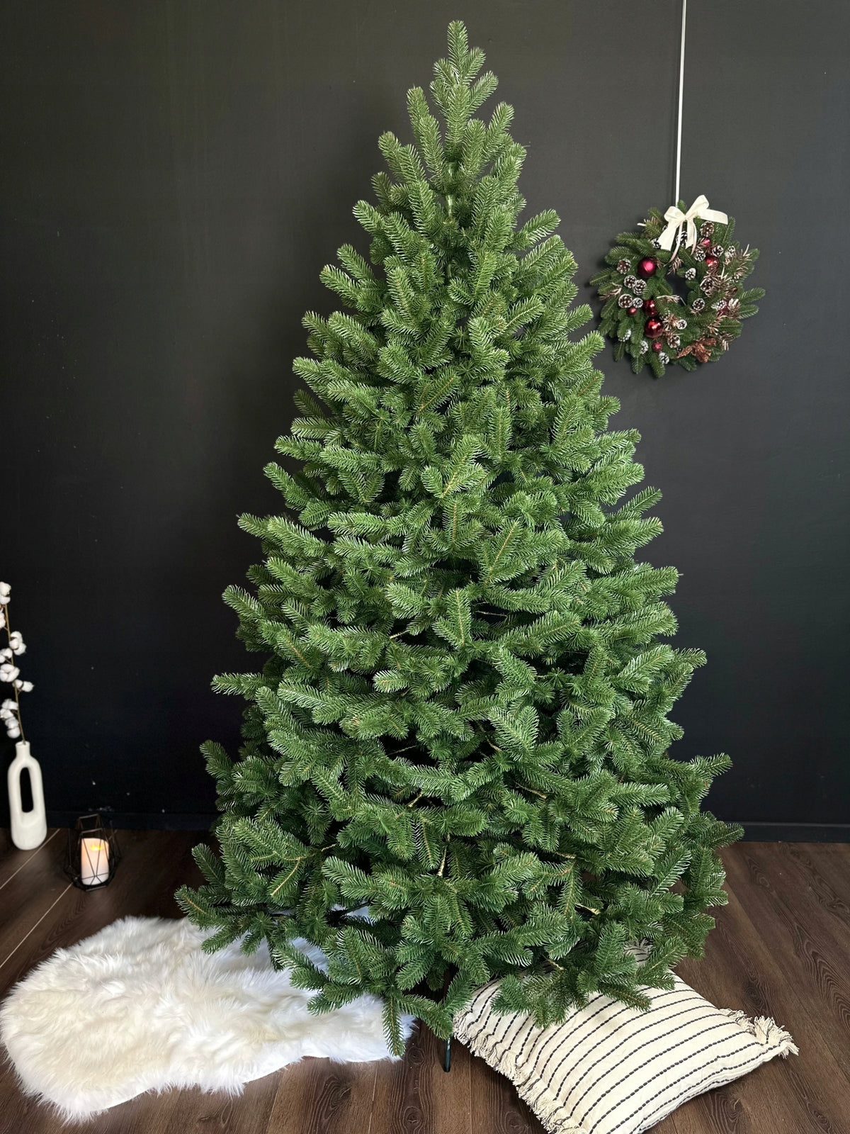Artificial Christmas tree 100% PE, silicone Christmas tree "Kovalivska" green 1.80 m Packaging status original