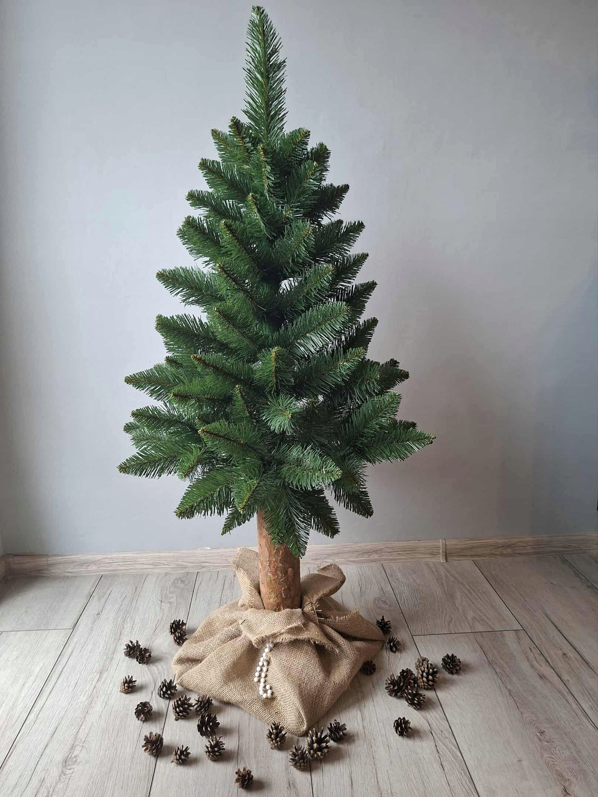 Artificial Christmas tree ON THE TRUNK PINE 120 cm PREMIUM freebie cones!
