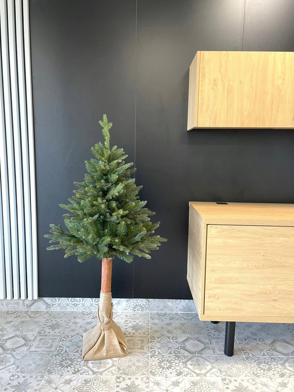 Artificial Christmas tree on a Franklin PE trunk, like a real one, 150 cm Manufacturer code Franklin Pe jak Prawdziwa 150cm