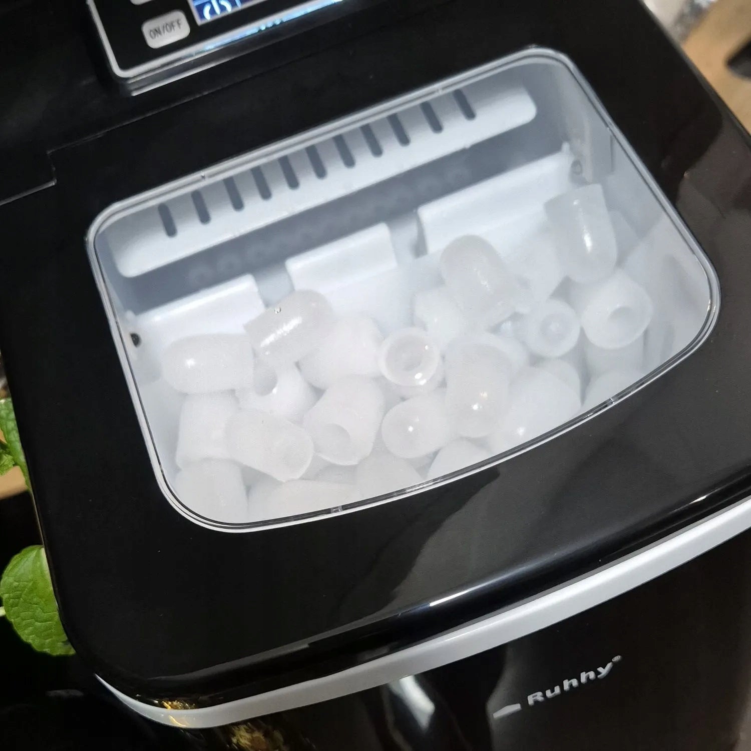 Automatic Ice Maker with LCD Display Ruhhy Dominant color black