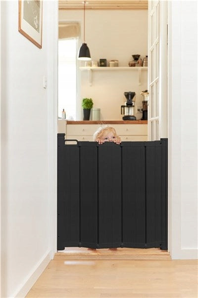 BABY DAN Protective Gate Alma Automatic Folding Thresholdless Black Packaging status original