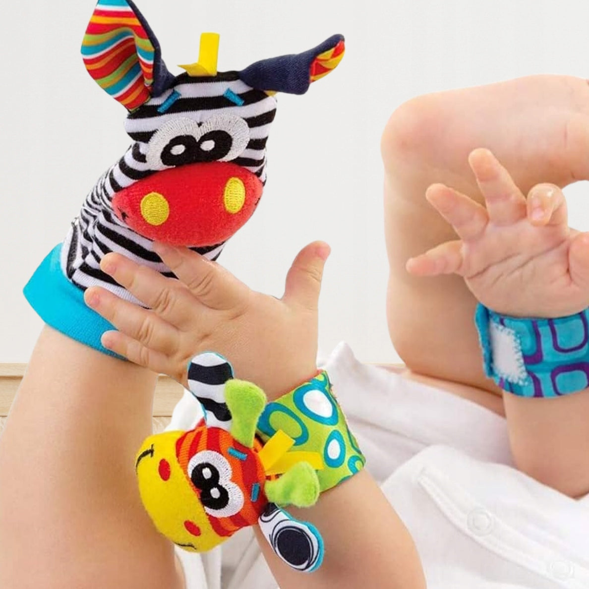 BABY SOCKS SENSORY RATTLES FOOT BANDS FEET HANDLE Packaging status original