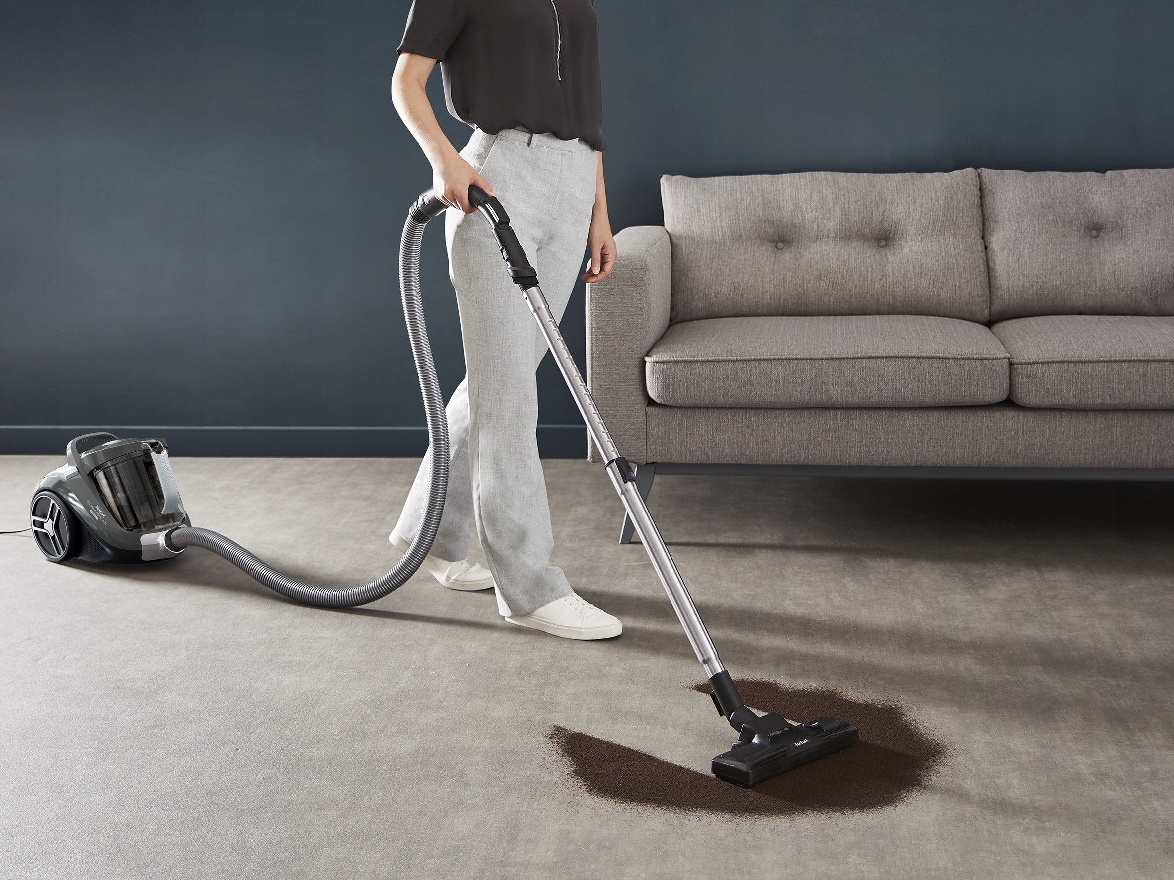 BAGLESS VACUUM CLEANER TEFAL XXL STRONG 900 WATT Brand Tefal