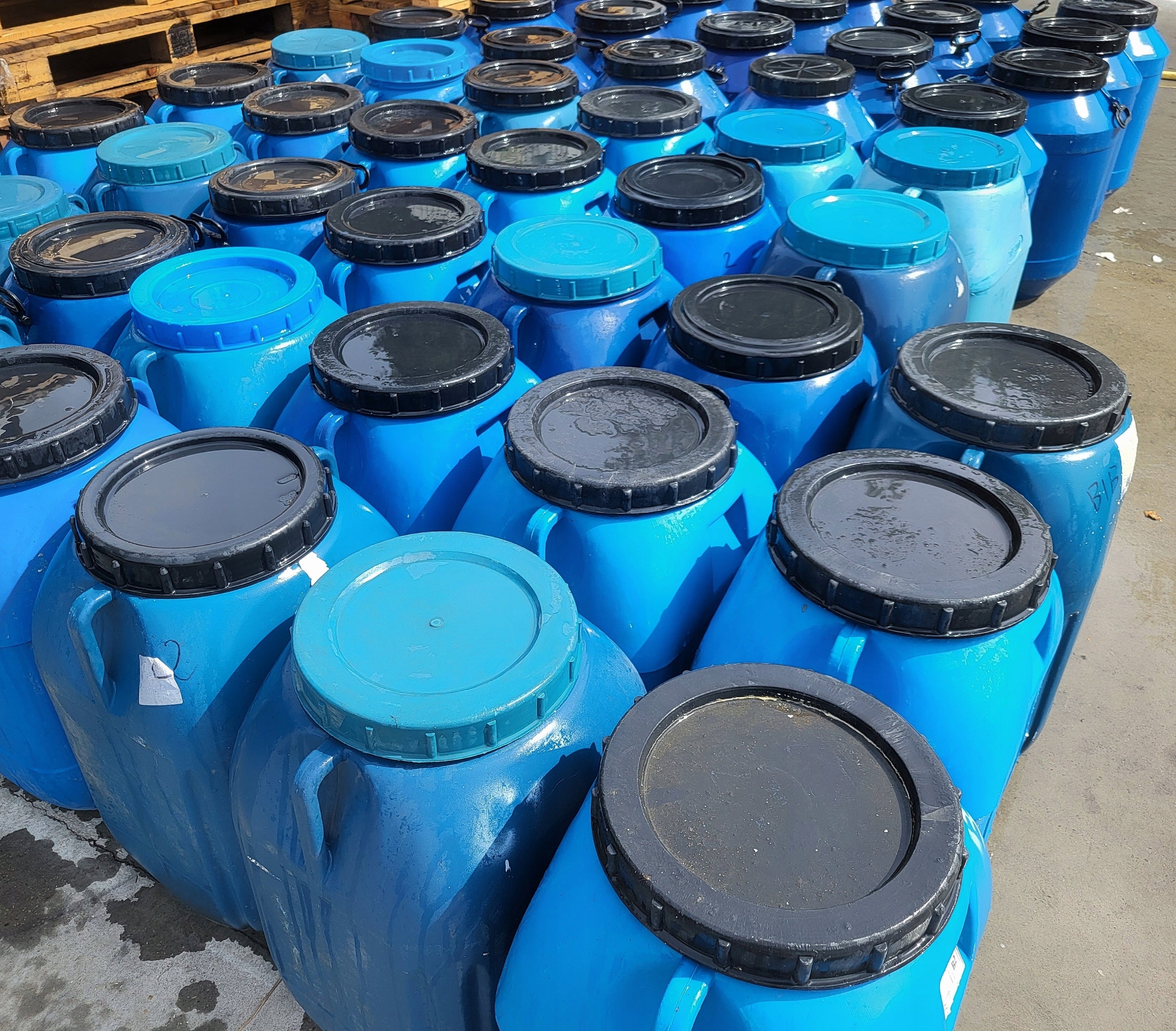 BARREL 60L SCREWED with handles USED square MASSIVE Manufacturer code BEC60