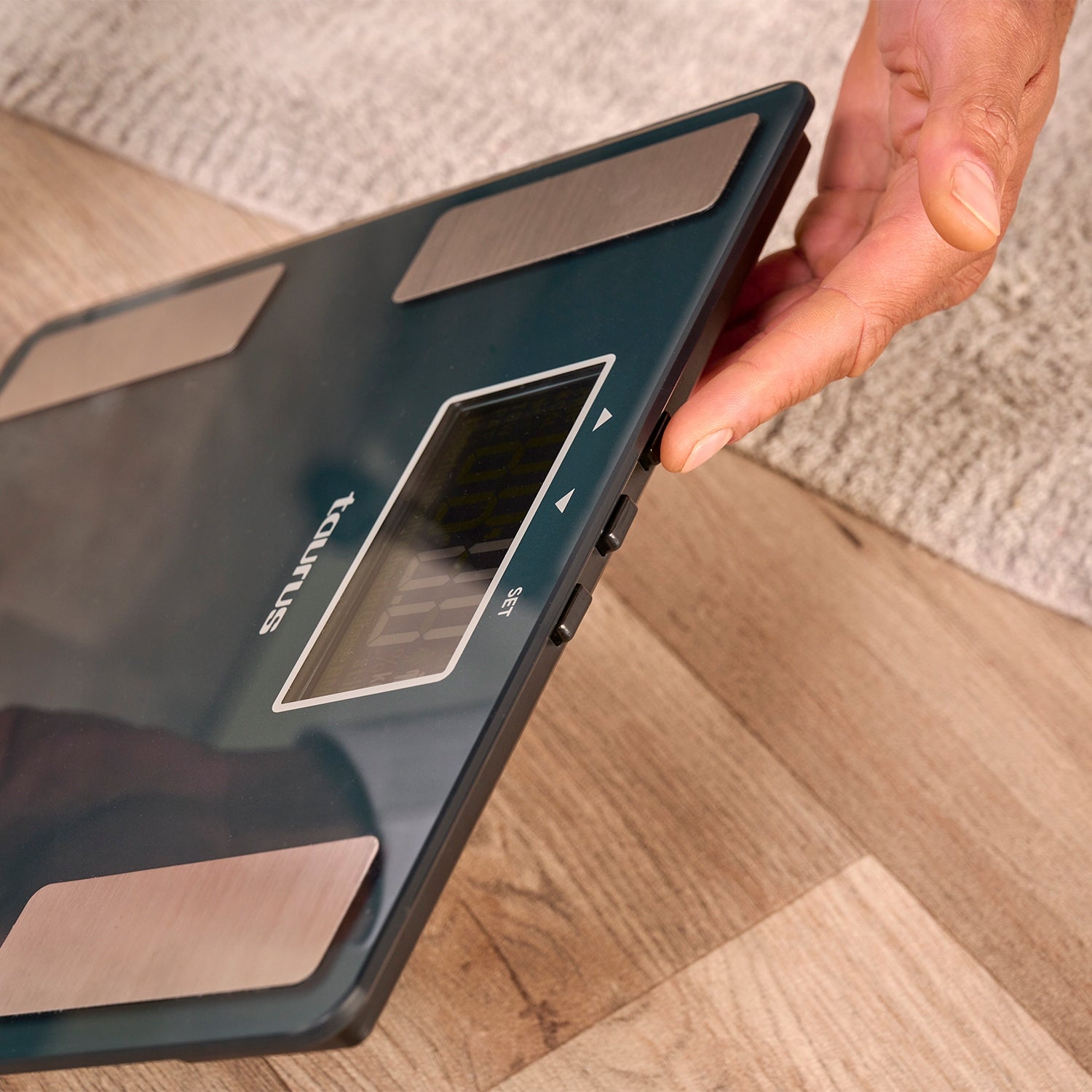 BATHROOM SCALE ANALYTICAL ELECTRONIC GLASS FAT MEASUREMENT Taurus Brand Taurus
