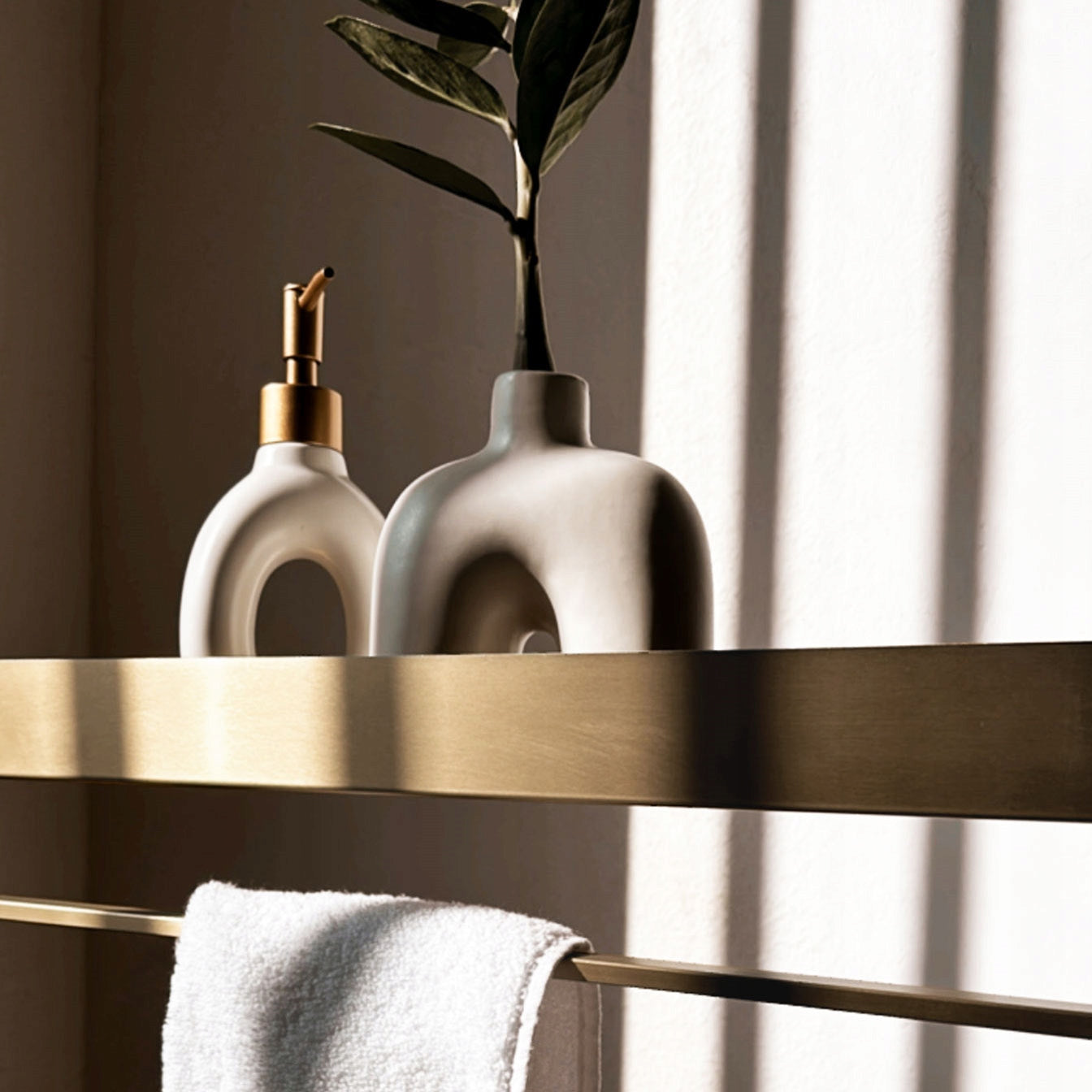 BATHROOM SHELF BATH SF01 60CM GOLD BRUSHED Furniture height 11 cm