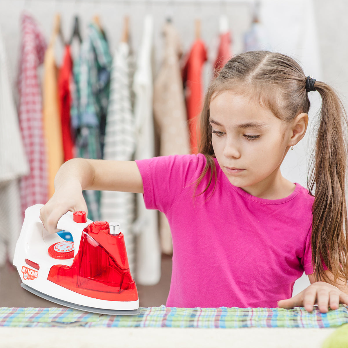 BATTERY OPERATED CHILDREN'S IRON WITH IRONING WASHER LIGHT SOUND Brand MalPlay