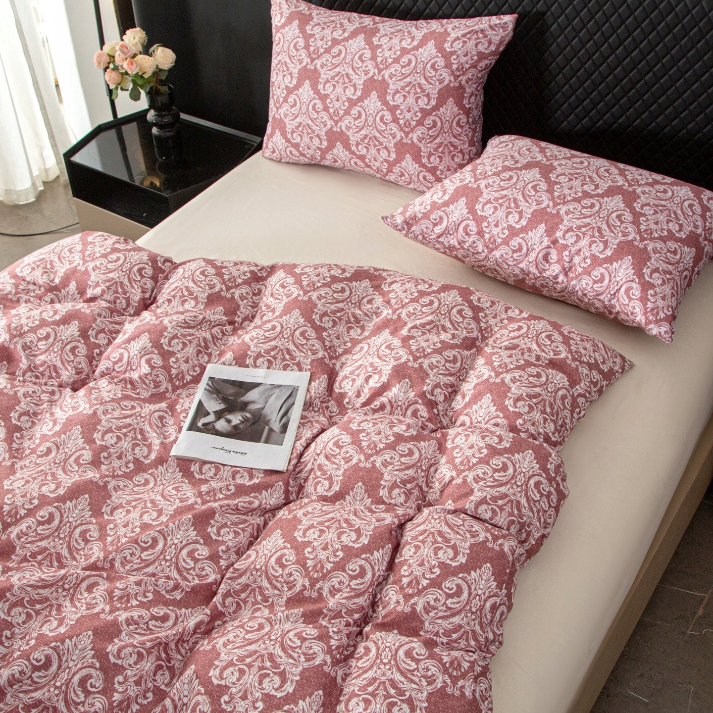 BEDDING 200x220 BEDDING SET + 2 PILLOWCASES PATTERN T-1604 Manufacturer code POŚCIEL 200x220 KOMPLET 3CZ SATYNA BAWEŁNIANA