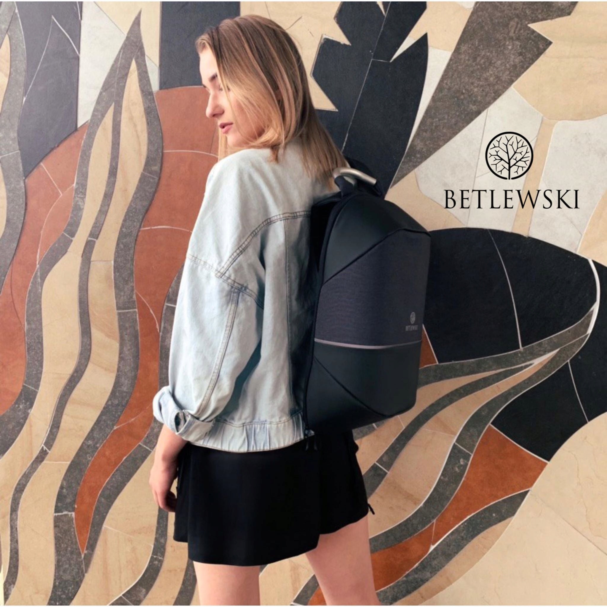 BETLEWSKI Men's Laptop Backpack Evacuation RFID USB Smartphone Charging Color black