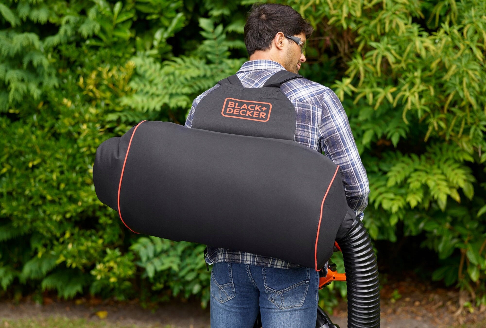 BLACK DECKER Garden Vacuum Cleaner for Leaves 3in1 3000W BEBLV300 Blower Tool weight 4.4 kg